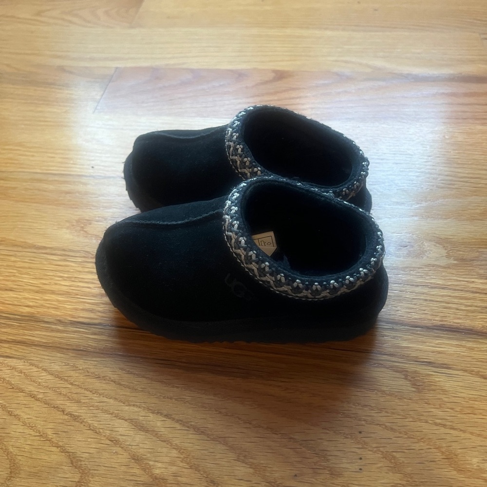 UGG Black Kids Slippers